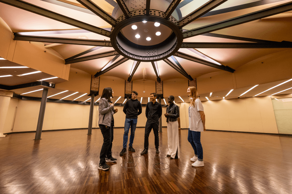 visite pedrera awakening salle gaudi